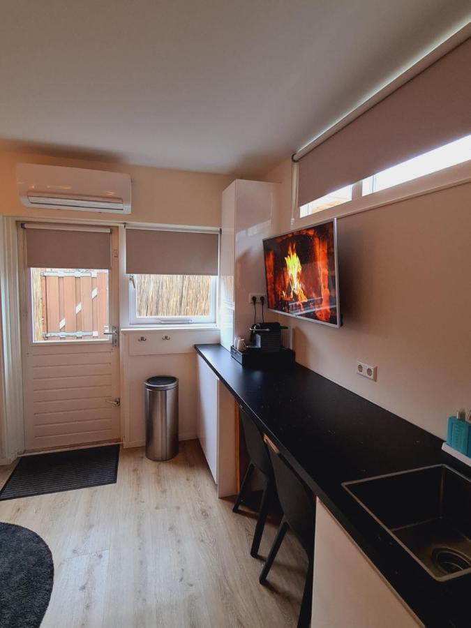 Studio Baarn With Patio, Airco, Pantry, Bedroom, Bathroom, Privacy - Amsterdam, Utrecht מראה חיצוני תמונה